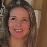 TATIANA GLUHER LOPES: Atendente Terapêutico em Porto Alegre que atende Pessoas com Deficiência