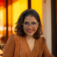 CAROLINE FERREIRA: Psicanalista online que atende Pessoas com Deficiência.